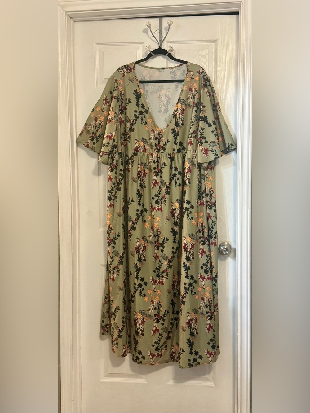 SHEIN Olive Green Floral V-Neck Midi Dress